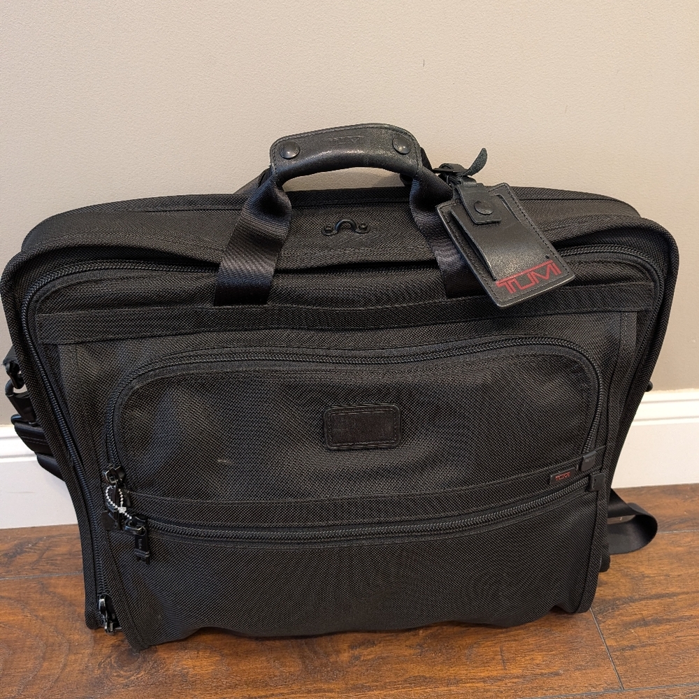 🖤 Vintage TUMI Alpha Nylon Professional Hangable Multipocket Garment Bag, Black